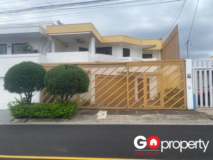 Venta de Amplia Casa en Rohmoser, San Jose